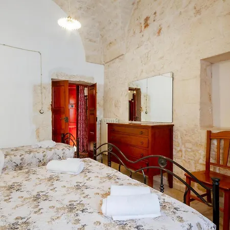 The Barco Nyaraló Ostuni