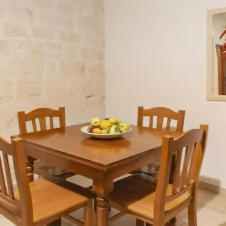 1 Bedroom Beautiful In Holiday home *
